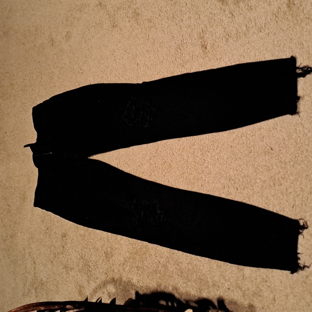 Size 0 regular hi rise AE black ripped dream jean
